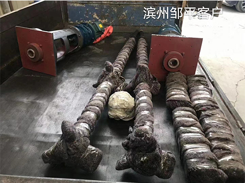 ���~���M(j��n)ʽ�������ڵ�ճ�ȵ�Һ�w�����^(gu��)���Б�(y��ng)�ÏV�� 